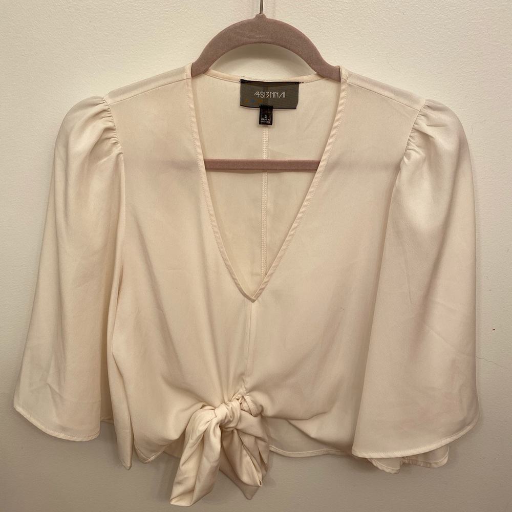 White blouse - Picture 3 of 5